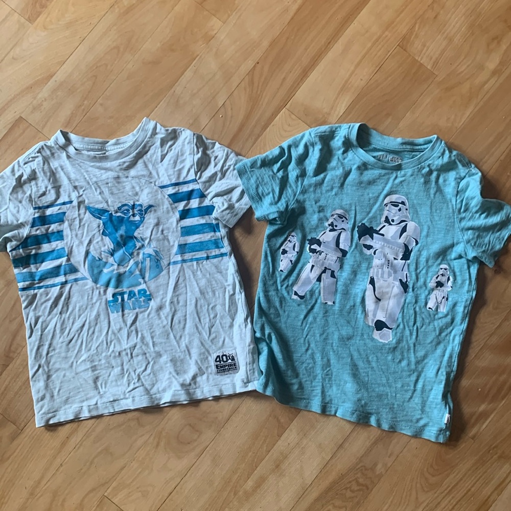 2 pack GAP Star Wars T-shirts Size S